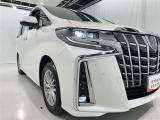 フォグランプ装着車です。暗い夜道の車両前方を明るく照らします