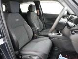 運転席のスペースはゆったりしていて、視界も広く確保されているので普段の運転からロングドライブまで快適です。