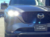 アダプティブLEDヘッドライト カメラや車速センサーと連動して、ハイ、ロー、ワイドローのLEDライトを常に最適な配光に自動制御する優れものです!