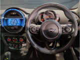 ミニ独特のゴーカートフィーリングと呼ばれる軽快なハンドリングはAT車、MT車のどちらでも楽しめます。