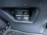 スマートフォンなど充電できます☆USBポート付きです☆