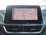 ディスカバーメディア搭載。「VW Connect」というeSIMが内蔵された画期的なシステムです。地図データなど自動で情報を更新することができるのが大きな魅力。なお、CD/DVD・TVは廃止されてます