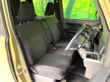 運転席シート廻りは使用感も少なく、良好な状態となっています。丁寧に使われていたことがよくわかりますね。