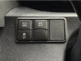 EVモードスイッチが付いているので、早朝・深夜の住宅街や屋内駐車場などで、騒音や排気ガスを気にすることなく走行出来ます。