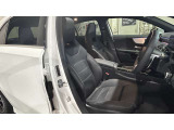 メルセデス・ベンツの定める厳しい基準をクリアしたお車のみをご案内させて頂きます。納車前整備はメーカー規定に基づき100項目以上にも及ぶ点検を熟練のメカニックによって行いご納車させて頂きます。
