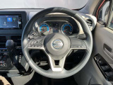 周囲が広く見わたせて運転しやすく室内も広々★