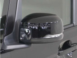 ◆ドアミラーウインカー◆ドアミラーにウインカーを装備しています。対向車に自身の進行方向を合図し安全に運転できます。