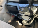 運転席側のドア部。パワーウィンドーのスイッチになります。
