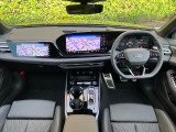 Audiのインテリアはエクステリア同様、優れたデザイン性とクオリティ、そして機能性を兼ね備えております。
