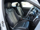Audi車はどの車種も全てレザーハンドルです。そこにはAudiのこだわりがあり質感の高いレザーでしっかりと手に馴染み、高級感を演出します。