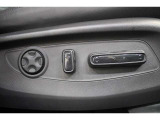 高級車の代名詞!電動シートが装備されています!