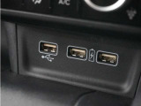 ◆USBチャージャー◆使いやすい場所に装備されています。