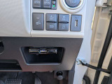 スイッチ類が使いやすく配置された操作周り。運転中でも直感的な操作が可能なレイアウトです。