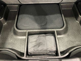 小物収納や応急キットも御座います。