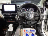 当店では専任のメカニックが大切なお客様のお車を一台一台丁寧に整備いたします。自社認証工場にてリフトアップし下回りまでキッチリ検査いたします。