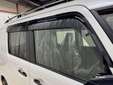 【サイドバイザー】悪天候時も換気ができるように☆車内に新鮮な空気を取り込めます!
