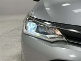 LEDヘッドライトとオートマチックハイビームで夜間走行時の安心感が違います!両側のヘッドライトレンズ表面に剥がれがありますので、御来店時にご確認ください。