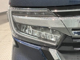 LEDヘッドライトは、点灯の瞬間から最大光量を発揮し、突然暗くなるトンネルなどでの安定感を高めます。