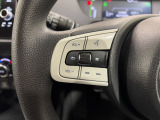ハンドルにオーディオの操作スイッチが装備されています!視線を前方から外さずハンドルから手を離さずに操作できるのでとっても安全ですね♪