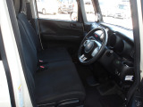 1列目シート(運転席側)
