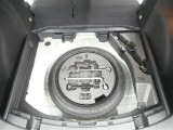 スペアタイヤ付きです!車に常時装備することで、もしもの時の備えとしてすごく安心です♪