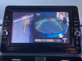 アラウンドビューモニターは前方や側面を映し出すことも可能ですので発進時の確認や幅寄せ離合時などにとても便利です。