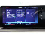 クルマの頭脳ともいえる、管理システム、iDrive。ナビだけではなく、オーディオ操作や車両情報の表示などをコントロールできます。便利さと安全性の向上にも繋がっています。