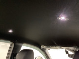 【静電タッチ式LEDルームランプ】ランプ周辺に触れるだけで簡単に点灯が可能です。