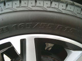 タイヤサイズは、165/55R15です。