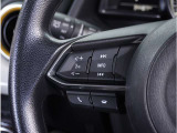 【ステアリングスイッチ】運転中、前方から目線をそらすことなく、オーディオ等の操作が可能な便利機能。安心&快適ドライブにはマストな装備。