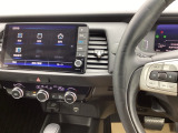 【アクセサリーソケット(電源ソケット)】電源からケーブルをつなげば、スマートフォンなどの電子機器の充電などを行うことができます!ゲーム機器や、カメラの充電にも便利ですね。
