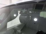 万が一のトラブルのときにも役に立つドライブレコーダーを装備しています。側面衝突や幅寄せ・割り込み対策に!