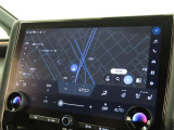 メーカー装着の14インチディスプレイオーディオを装備しております。