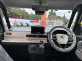 見通しのよいすっきりとした視界で、誰でも運転しやすいです。運転のしやすさは疲れにくさにも繋がりますよ♪