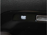 【DVD】DVD再生可能です。お好きな映画、ドラマ、アニメを車内でお楽しみください。