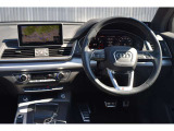 ハンドルを握るたびに気分が高まるコックピット。運転席からの眺めも、ぜひ実車でご体感ください。