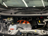 電気自動車のメンテナンスは日産にお任せください。電気自動車を知り尽くしたプロが最新の機器を使ってお車の点検・整備を実施します。エンジンオイルなどがないので、メンテナンス費用が安いのも魅力的です。