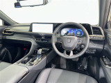 運転席まわりです。 各操作スイッチは使いやすい位置に配置されてます。