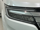 LEDヘッドライトは、点灯の瞬間から最大光量を発揮し、突然暗くなるトンネルなどでの安定感を高めます。