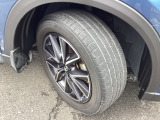 タイヤの残量は是非お車でご確認下さい。