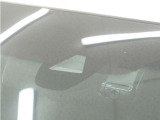 ◆Honda SENSING◆ カメラ等装置で精度の高い検知能力を発揮、安全運転を支援します。ステアリング上のコントローラーに注目!