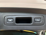 【パワーバックドア】スマートキーや運転席のボタンを押すだけでリアゲートが自動で開閉します!荷物を持っている時や、高い位置にあるバックドアを閉める際に便利な機能です♪