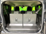 普段のお買い物や通勤、送迎等に十分な荷室スペースを確保しております。セカンドシートを倒すと、大きな荷物の積載も可能です♪