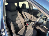 人間工学に基づいた設計で、理想的な運転姿勢を常にキープします。Ergonomic design maintains your ideal driving posture.