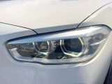 ●LEDヘッドライト:夜間走行時も良好な視界を確保し安心して運転できる高輝度LEDヘッドライトを装備!点灯速度が早く、消費電力も抑えられています。