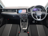 運転に必要な情報をメーター内に集約し、ドライバーの安全で快適な運転に寄与するアウディバーチャルコックピット。