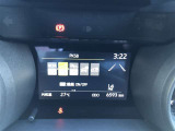 駐車時などの低速走行中に、壁・車・歩行者などを検知すると、警報を出したり、アクセルの出力を抑えたり、自動的にブレーキをかけて衝突被害の軽減をサポートする機能です。