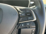 Hondaセンシングの機能のひとつ、アダプティブクルーズコントロール付!アクセルから足を離しても設定したスピードと前車との車間を保ち走行してくれます!車線維持もアシスト☆高速道路で疲労軽減ですね☆