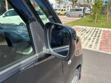 毎日使うドアミラーの状態確認に。鏡面のキズやカバーの擦れ、格納部の具合、装備有無も◎。