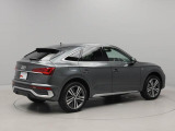 quattro(4WD)で雪道や滑りやすい道路はもちろんのこと日常の運転シーンでも安心と安全、さらにスポーティーなドライビング体験を提供します